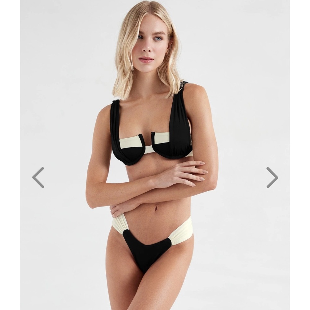 ONEONE swimsuit 2 pieces size MEDIUM (new with tags)